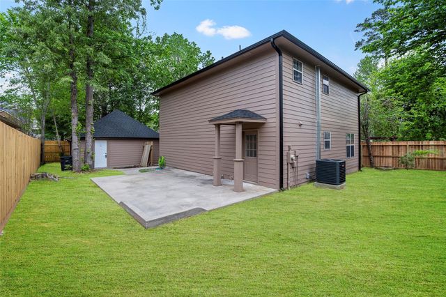 3718 Treasure Island Drive, Montgomery, TX 77356