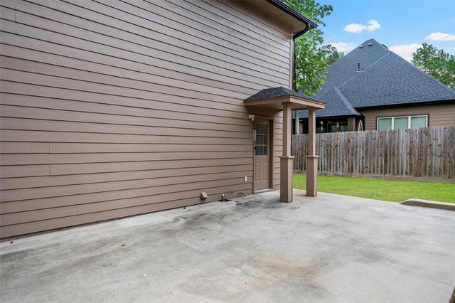3718 Treasure Island Drive, Montgomery, TX 77356