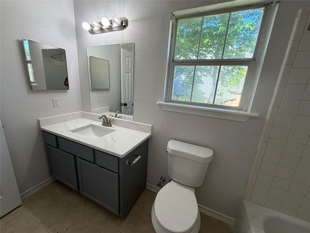 3718 Treasure Island Drive, Montgomery, TX 77356