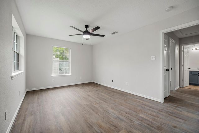 3718 Treasure Island Drive, Montgomery, TX 77356