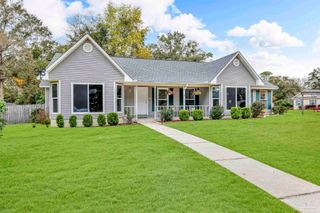1500 Country Side Dr, Cantonment, FL 32533