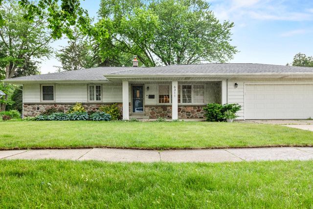 N88W6311 Willowbrooke DRIVE, Cedarburg, WI 53012