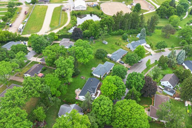 N88W6311 Willowbrooke DRIVE, Cedarburg, WI 53012