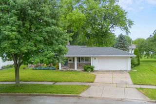 N88W6311 Willowbrooke DRIVE, Cedarburg, WI 53012