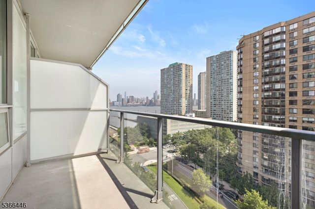20 Newport Pkwy 1202, Jersey City, NJ 07310