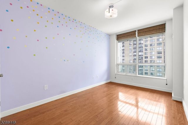 20 Newport Pkwy 1202, Jersey City, NJ 07310