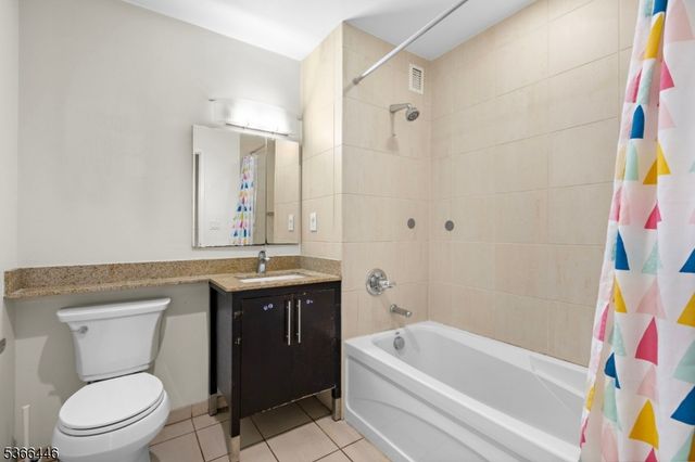 20 Newport Pkwy 1202, Jersey City, NJ 07310