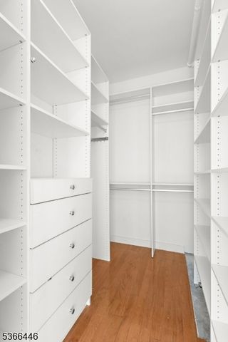 20 Newport Pkwy 1202, Jersey City, NJ 07310
