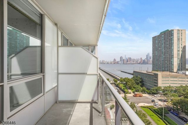 20 Newport Pkwy 1202, Jersey City, NJ 07310