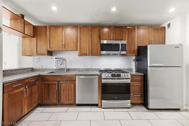 20 Newport Pkwy 1202, Jersey City, NJ 07310