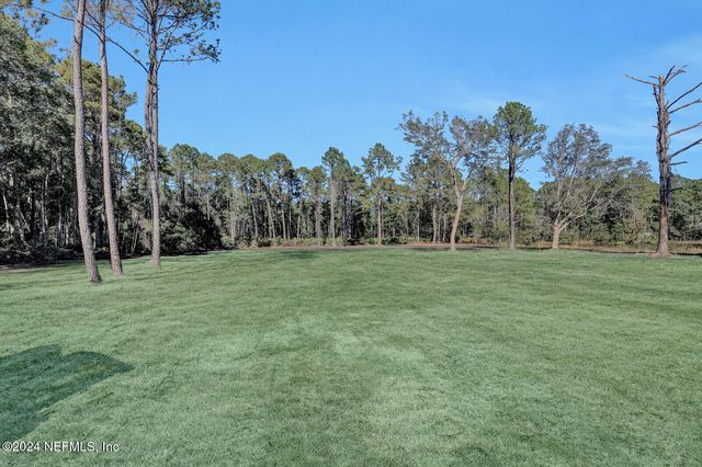 141 WOODS Road, San Mateo, FL 32187
