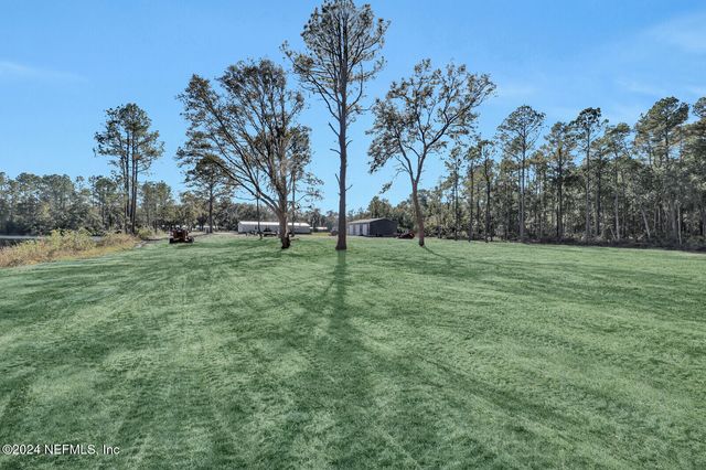 141 WOODS Road, San Mateo, FL 32187