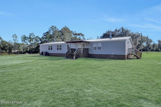 141 WOODS Road, San Mateo, FL 32187