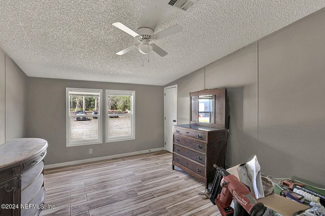 141 WOODS Road, San Mateo, FL 32187