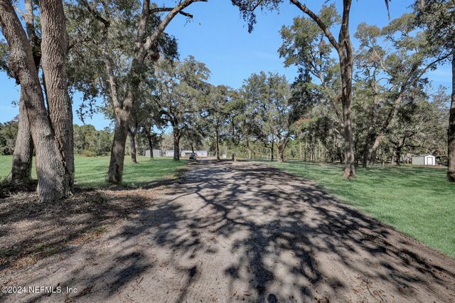 141 WOODS Road, San Mateo, FL 32187