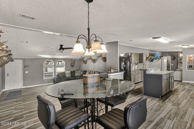 141 WOODS Road, San Mateo, FL 32187