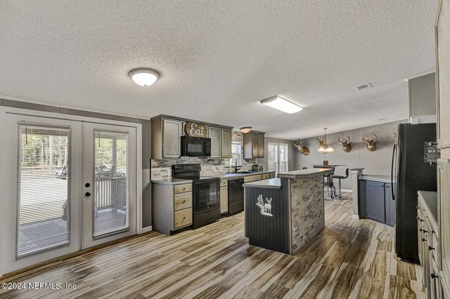 141 WOODS Road, San Mateo, FL 32187