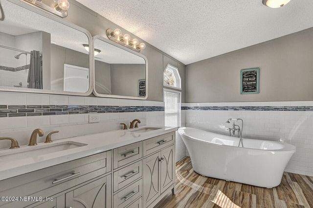 141 WOODS Road, San Mateo, FL 32187