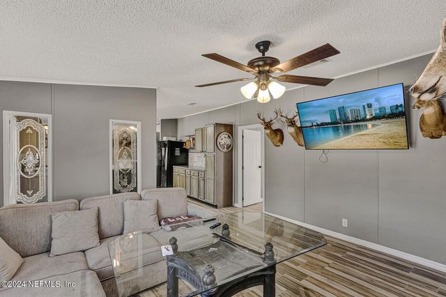 141 WOODS Road, San Mateo, FL 32187