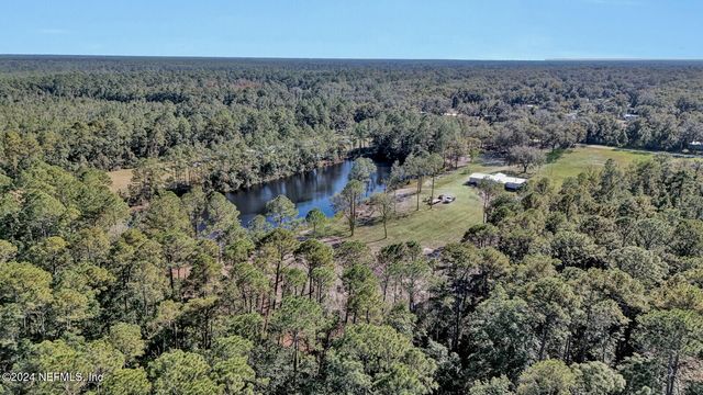 141 WOODS Road, San Mateo, FL 32187