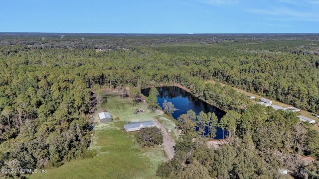 141 WOODS Road, San Mateo, FL 32187