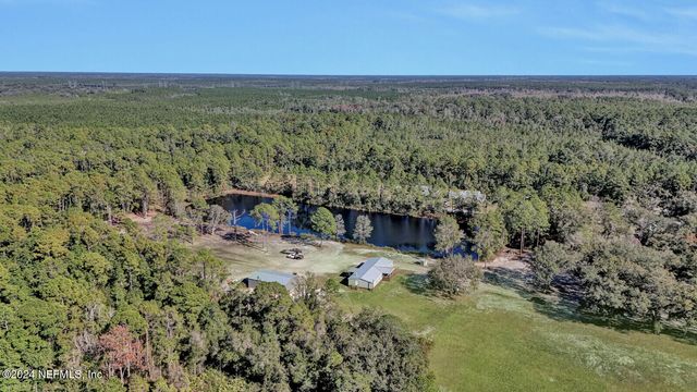 141 WOODS Road, San Mateo, FL 32187