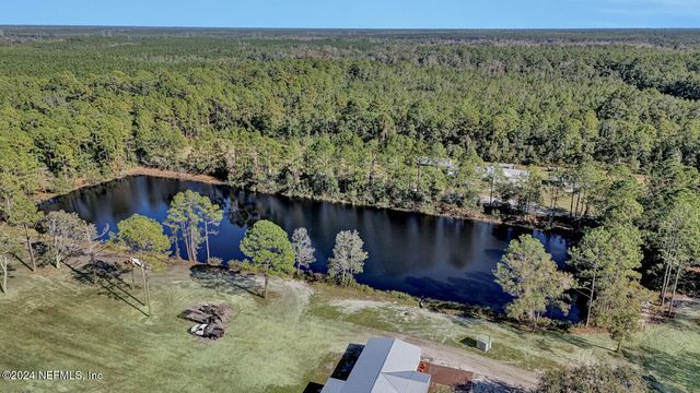 141 WOODS Road, San Mateo, FL 32187