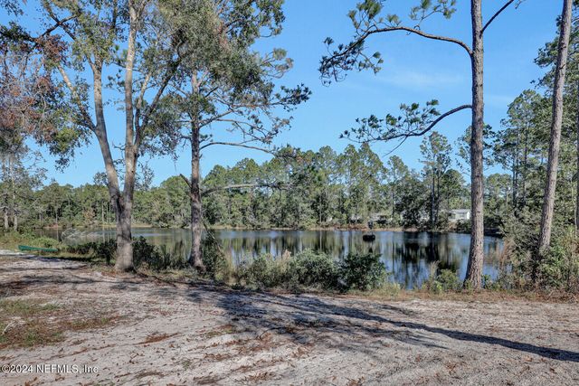 141 WOODS Road, San Mateo, FL 32187