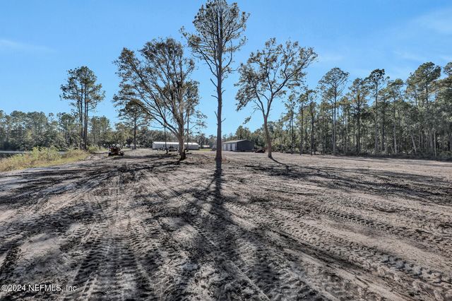 141 WOODS Road, San Mateo, FL 32187