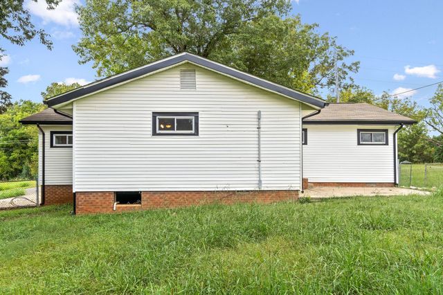 1499 N Liberty Church Rd, Clarksville, TN 37042