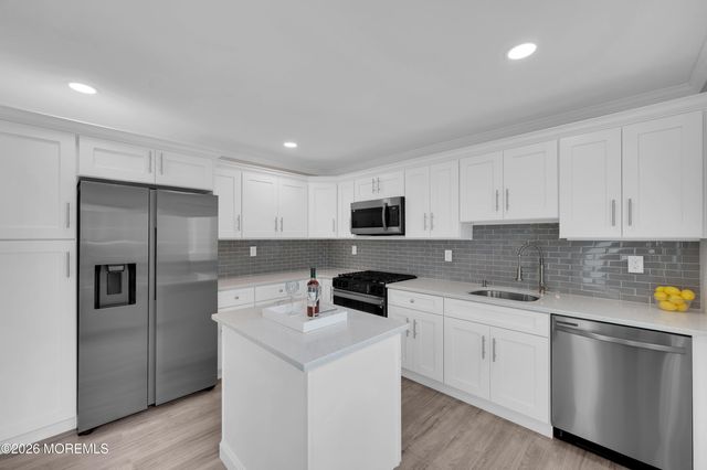 20 Woodstock Lane, Manchester, NJ 08759