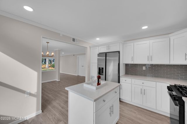 20 Woodstock Lane, Manchester, NJ 08759