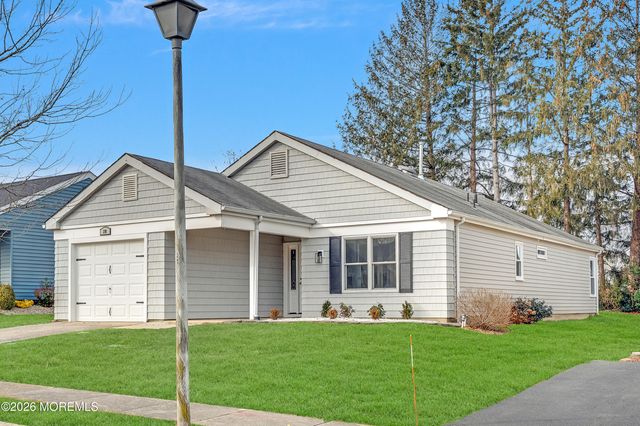 20 Woodstock Lane, Manchester, NJ 08759