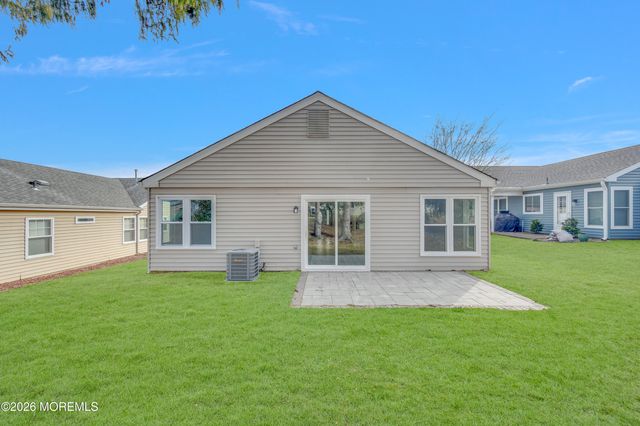 20 Woodstock Lane, Manchester, NJ 08759