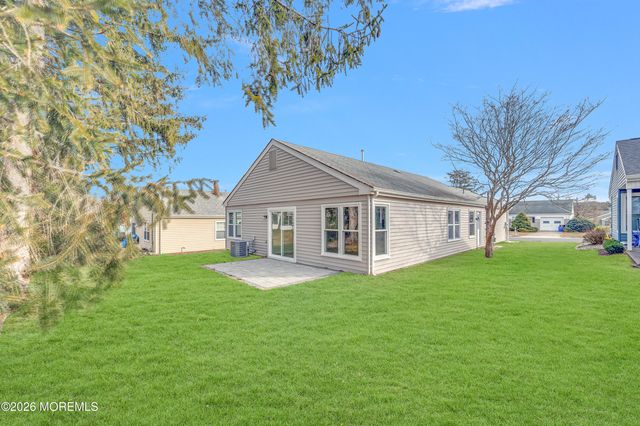 20 Woodstock Lane, Manchester, NJ 08759