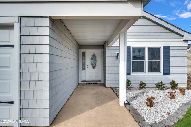 20 Woodstock Lane, Manchester, NJ 08759