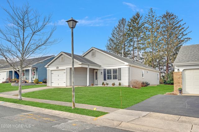 20 Woodstock Lane, Manchester, NJ 08759