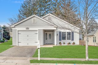 20 Woodstock Lane, Manchester, NJ 08759