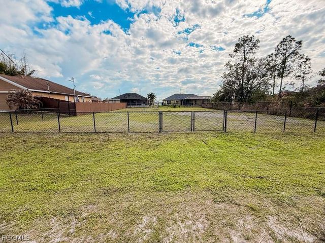403 Muriel ST, Lehigh Acres, FL 33972