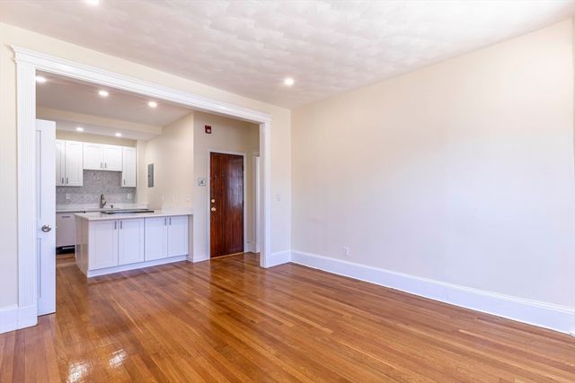 94 Hutchings 3, Boston, MA 02121