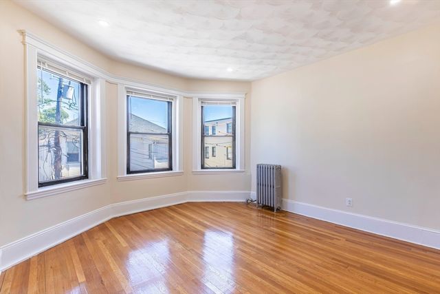 94 Hutchings 3, Boston, MA 02121