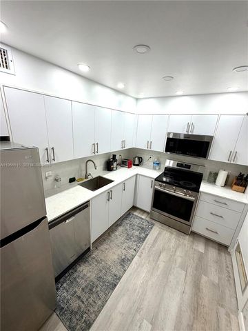 400 Kings Point Dr 524, Sunny Isles Beach, FL 33160