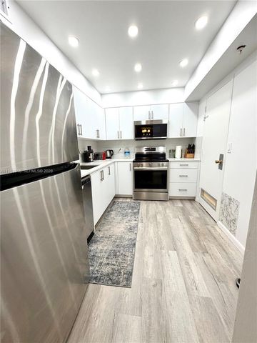 400 Kings Point Dr 524, Sunny Isles Beach, FL 33160