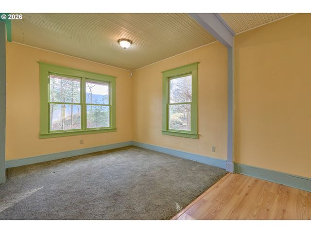 52 PUZZLED WOMAN Rd, Washougal, WA 98671