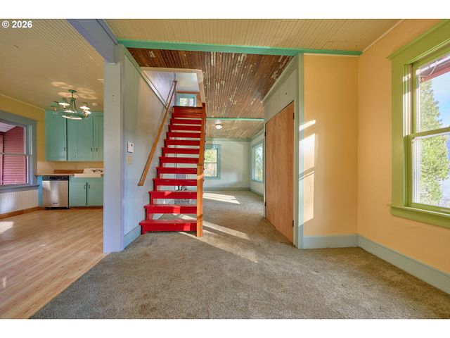 52 PUZZLED WOMAN Rd, Washougal, WA 98671