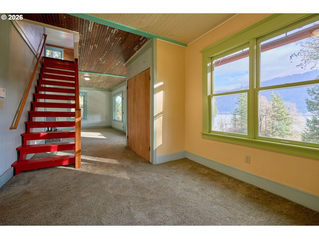 52 PUZZLED WOMAN Rd, Washougal, WA 98671