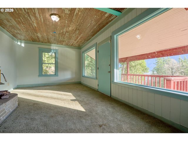 52 PUZZLED WOMAN Rd, Washougal, WA 98671