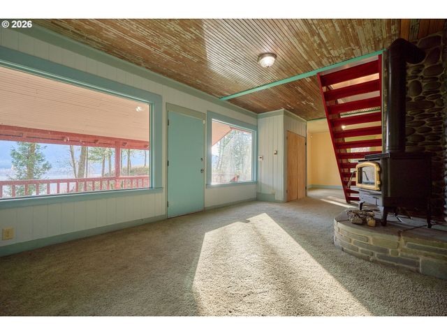 52 PUZZLED WOMAN Rd, Washougal, WA 98671