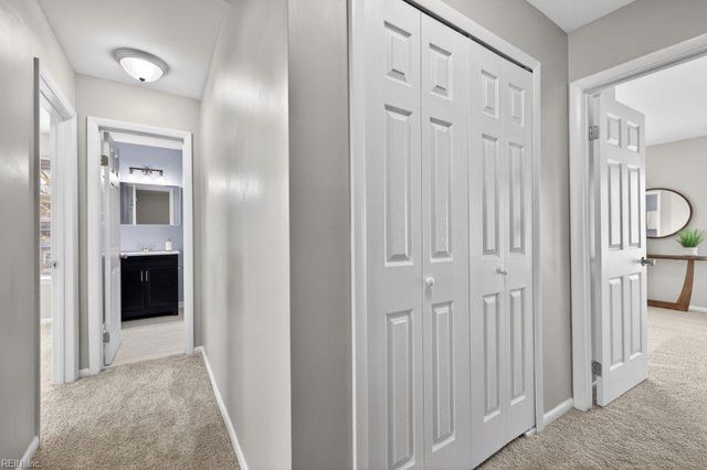 979 Smoke Tree LN, Virginia Beach, VA 23452