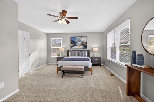 979 Smoke Tree LN, Virginia Beach, VA 23452